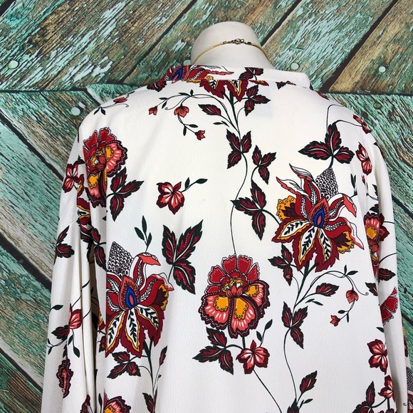 B3 - H&M| White W/Floral Chiffon Top - 12 - Picture 6 of 7